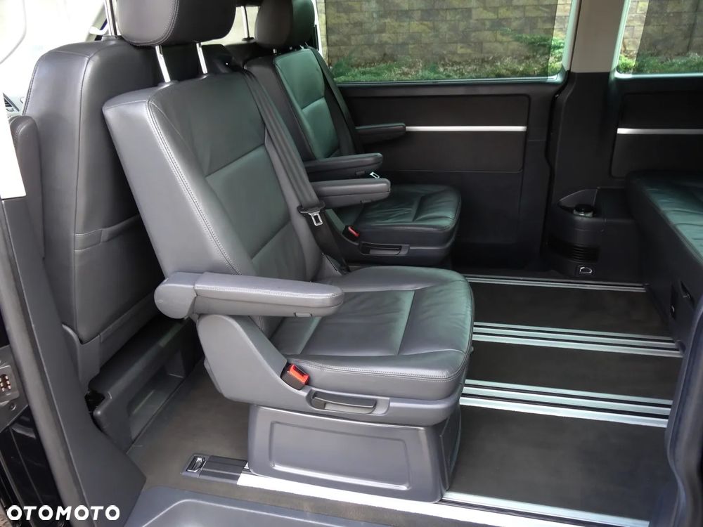 Volkswagen Multivan - 22