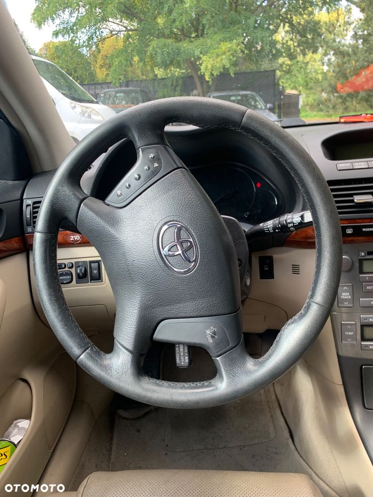 Toyota Avensis - 10