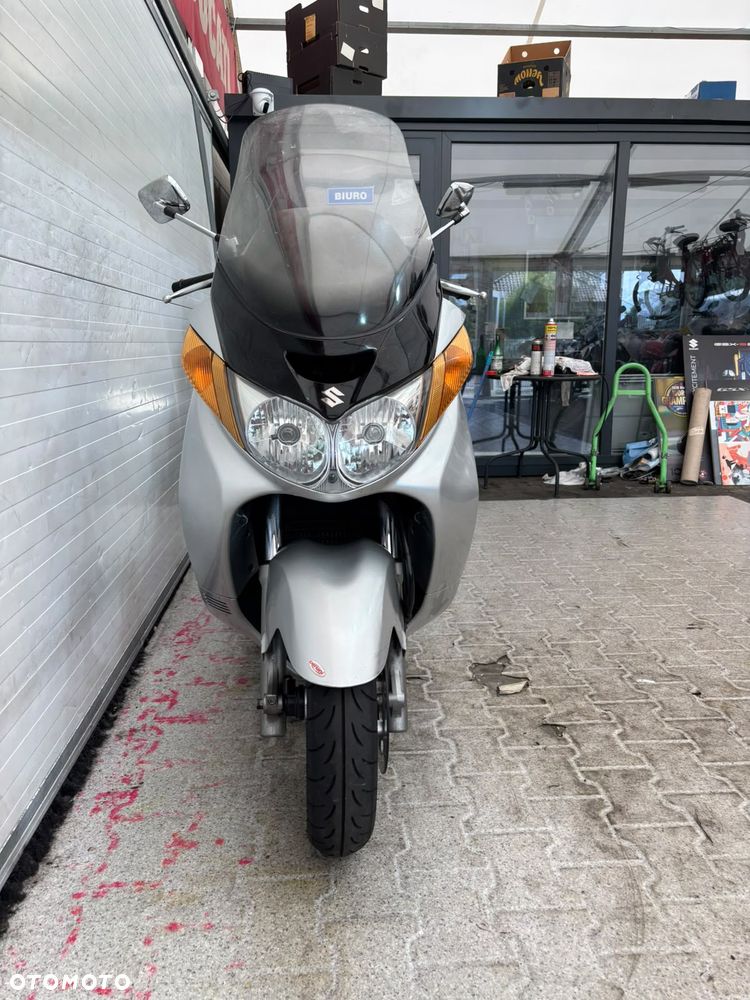 Suzuki Burgman - 27