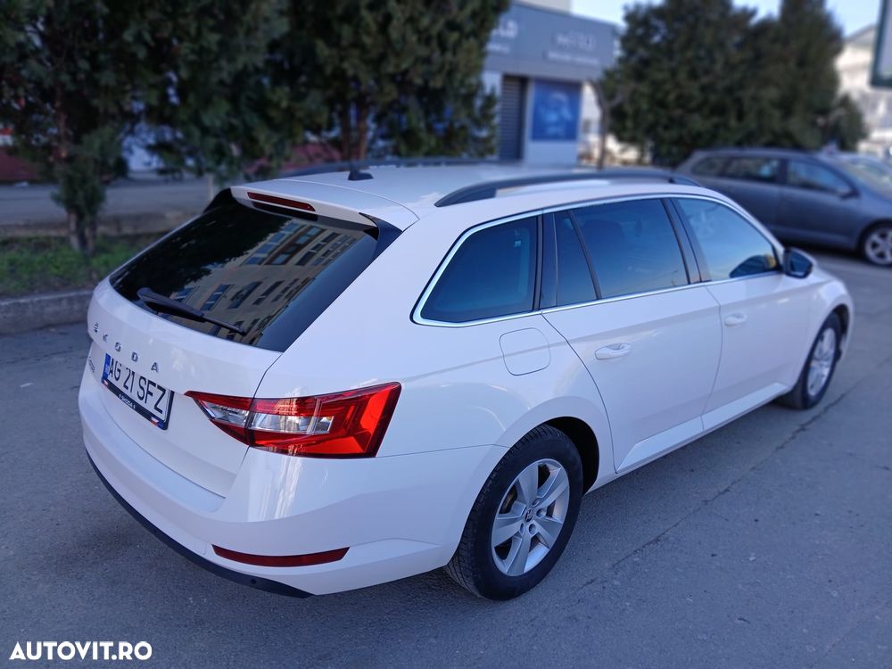 Skoda Superb 2.0 TDI DSG Style - 11