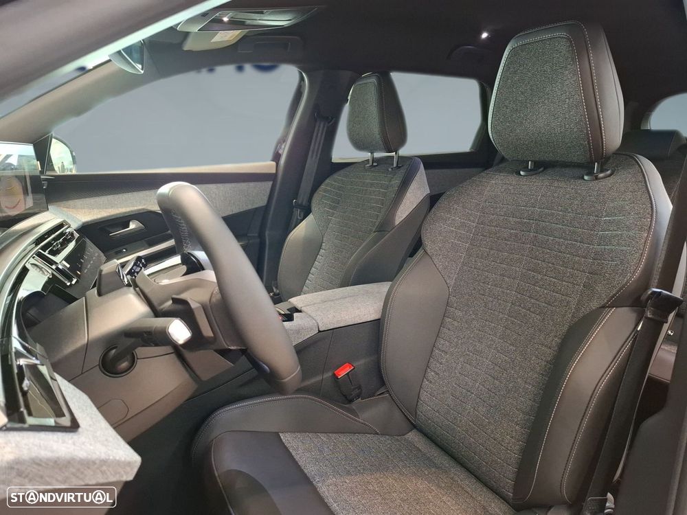 Peugeot e-5008 73 kWh Allure — fotografia 9