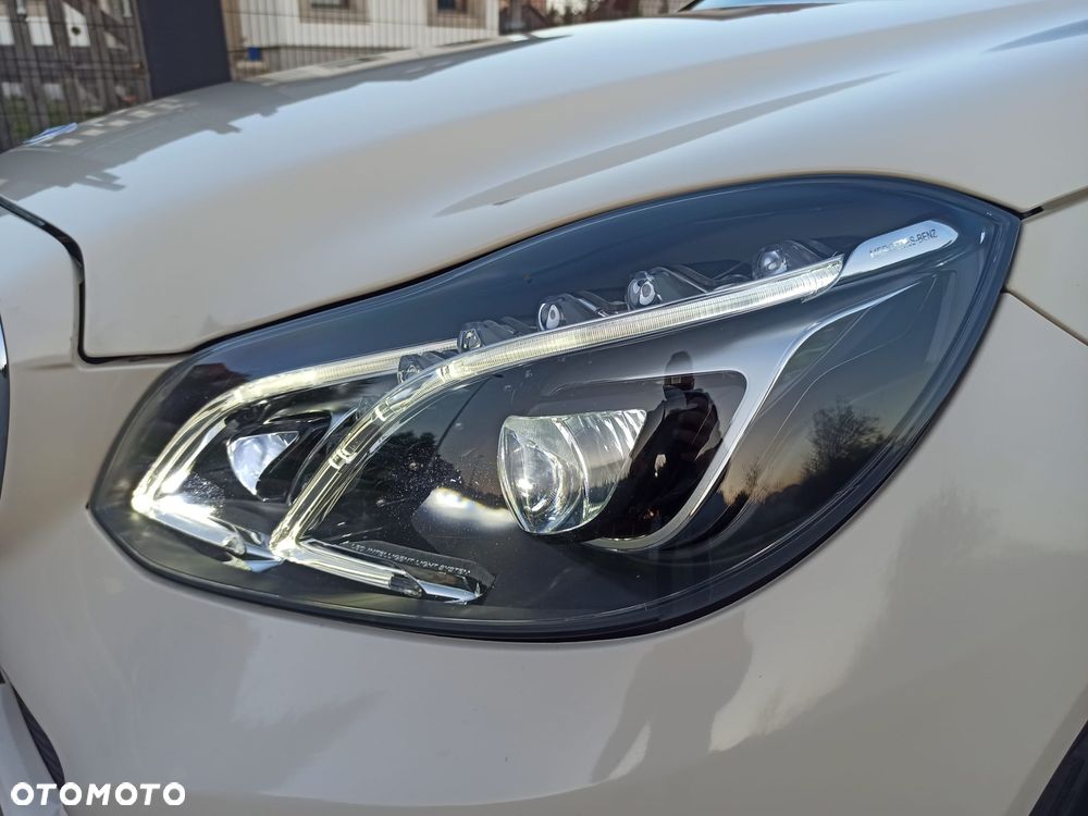 Mercedes-Benz Klasa E 220 BlueTEC 4Matic 7G-TRONIC - 20