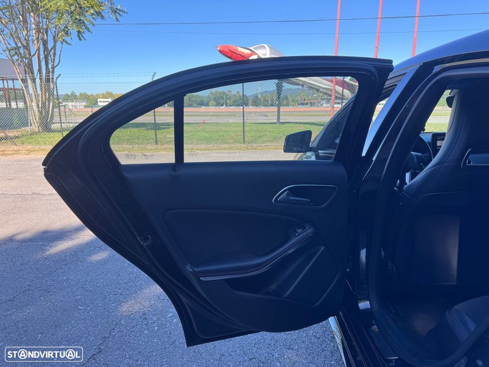 Mercedes-Benz A 200 CDi BE AMG Line - 31