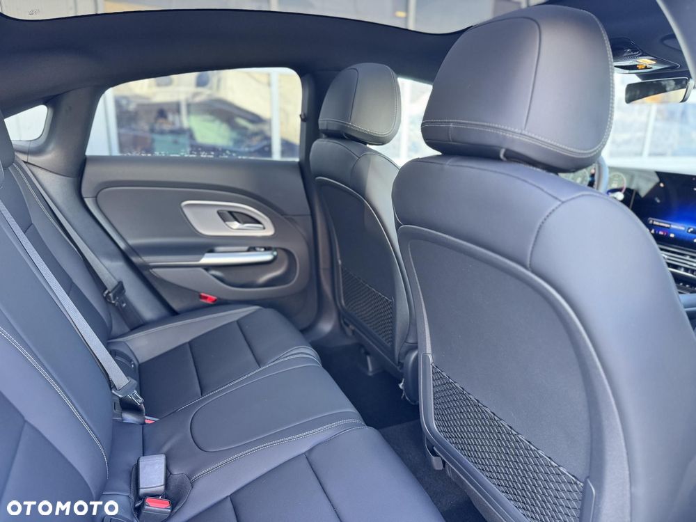 Mercedes-Benz CLA 180 mHEV 8G-DCT - 19