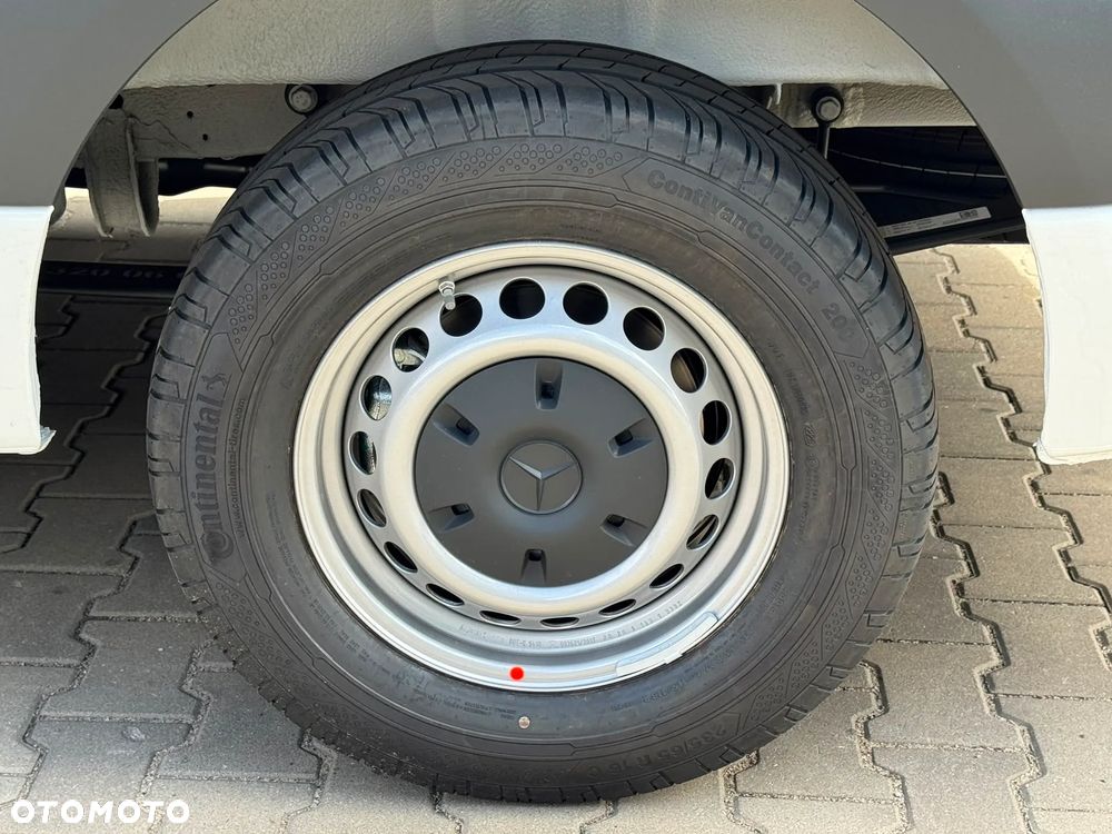 Mercedes-Benz Sprinter - 17