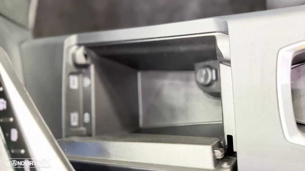 Peugeot E-3008 GT - 27