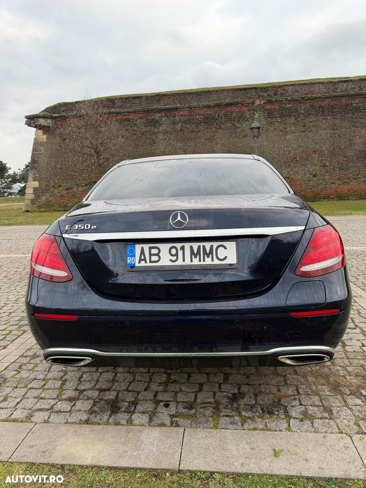 Mercedes-Benz E - 16