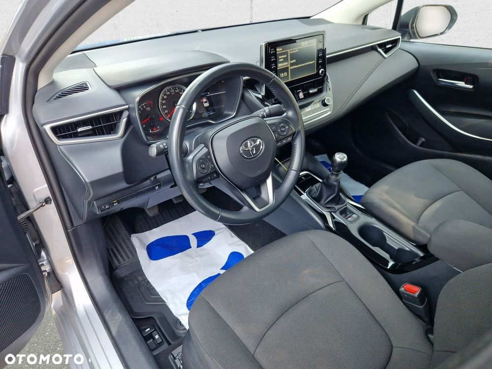 Toyota Corolla - 12