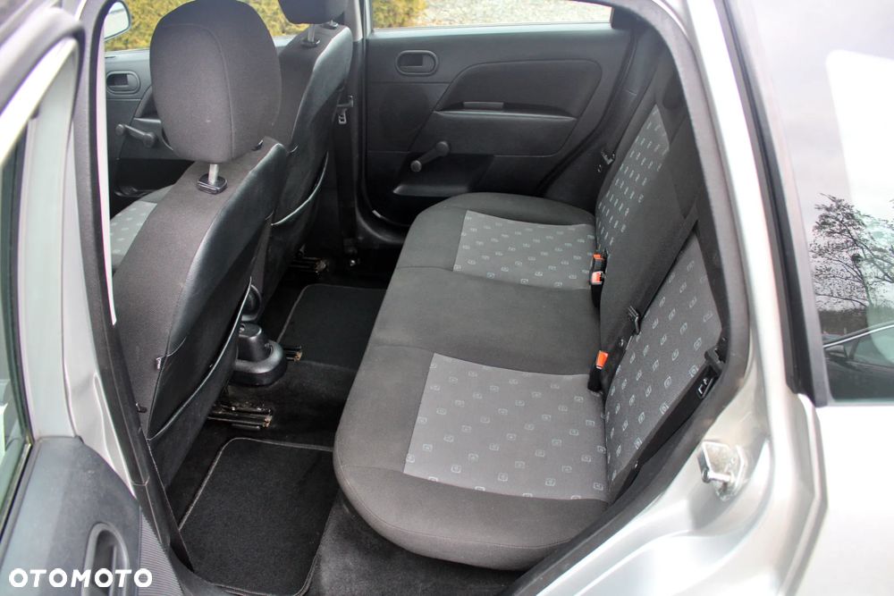 Ford Fiesta 1.3 Style - 23