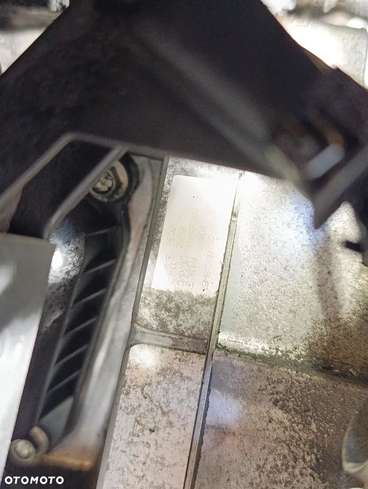 HURT SILNIKI / SILNIK 2.0L PE02 + SKRZYNIA AUTOMAT C96L8/MAZDA 3 2015 - 7