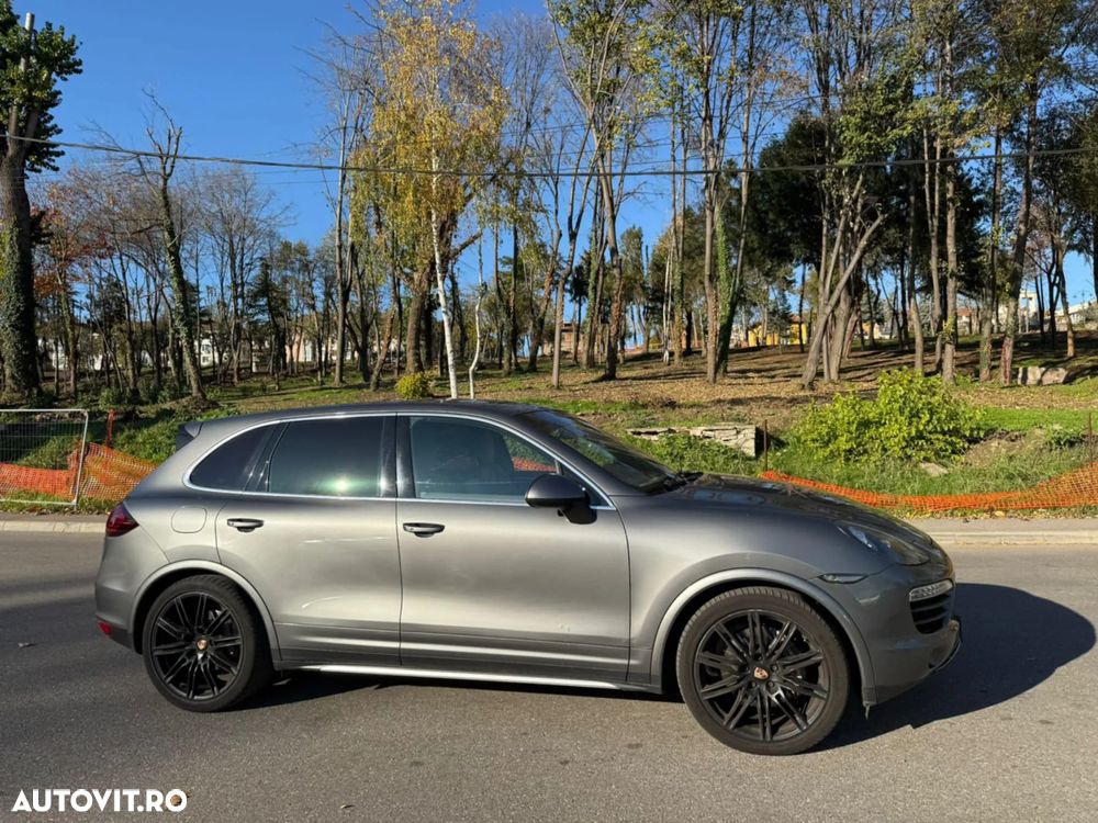 Porsche Cayenne - 9
