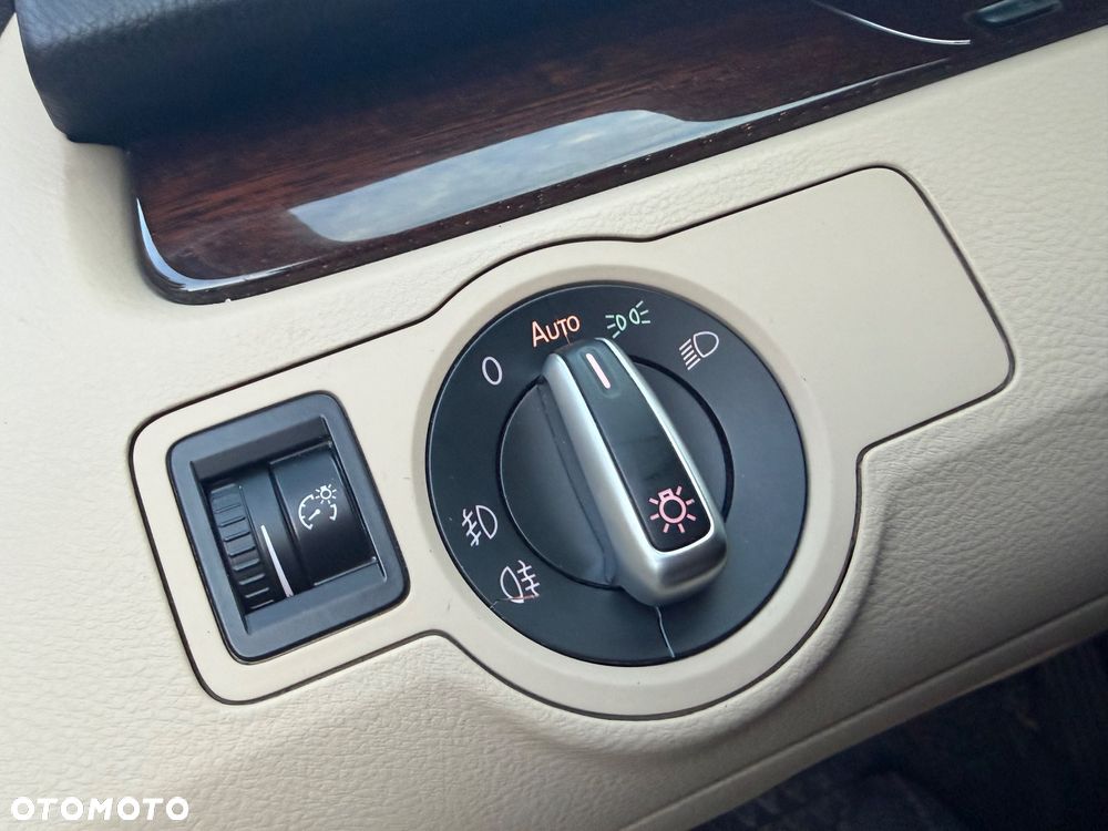 Volkswagen Passat 2.0 TDI 4Motion DSG BlueMotion Tech Highline - 32