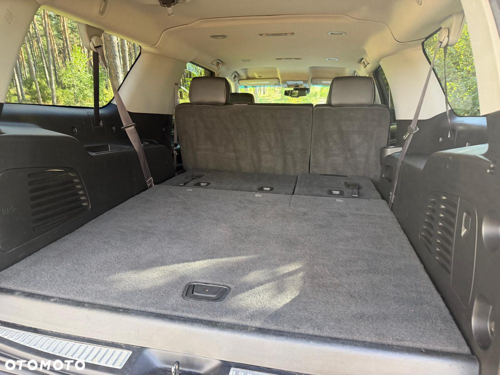 Chevrolet Suburban - 11