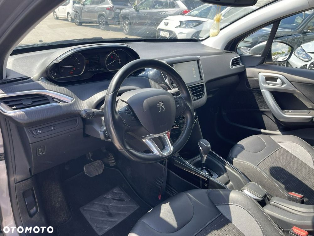 Peugeot 2008 1.2 Pure Tech GPF Allure S&S EAT6 - 9
