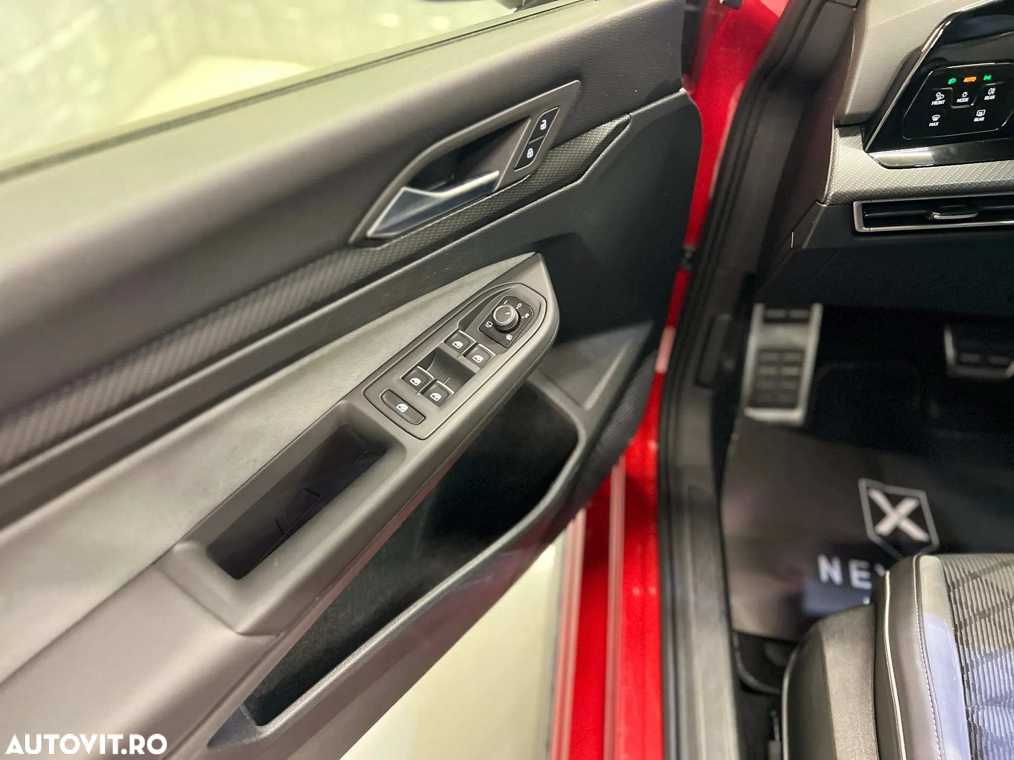 Volkswagen Golf 2.0 TDI SCR DSG R-Line - 9