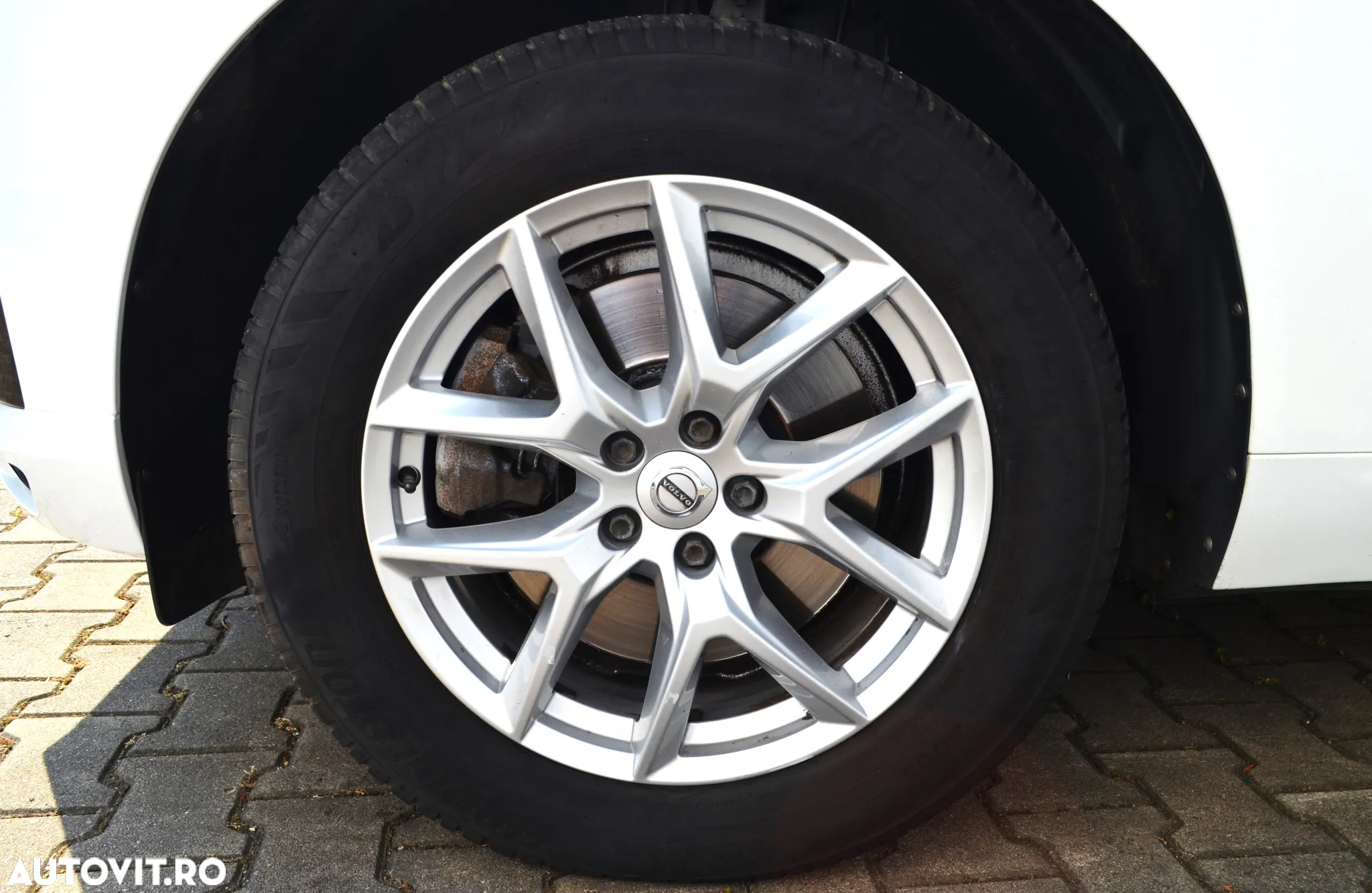 Volvo XC 60 D4 AWD Geartronic RDesign - 12