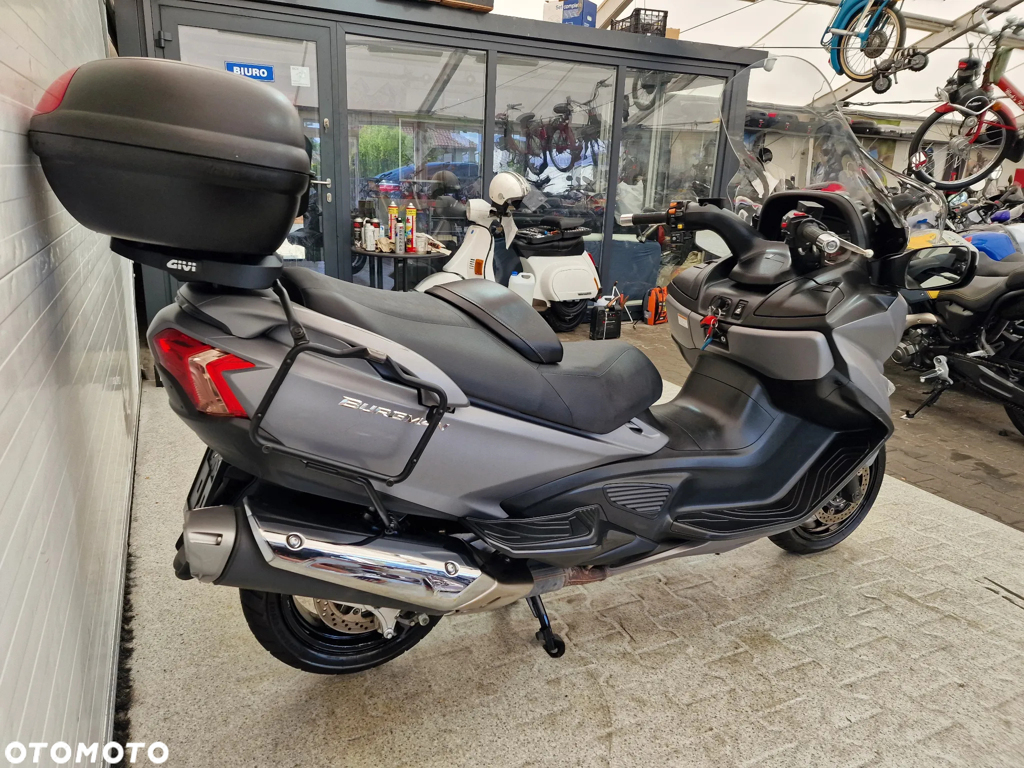Suzuki Burgman - 17