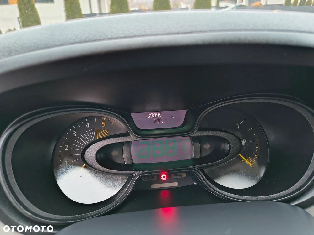 Nissan NV300 - 13