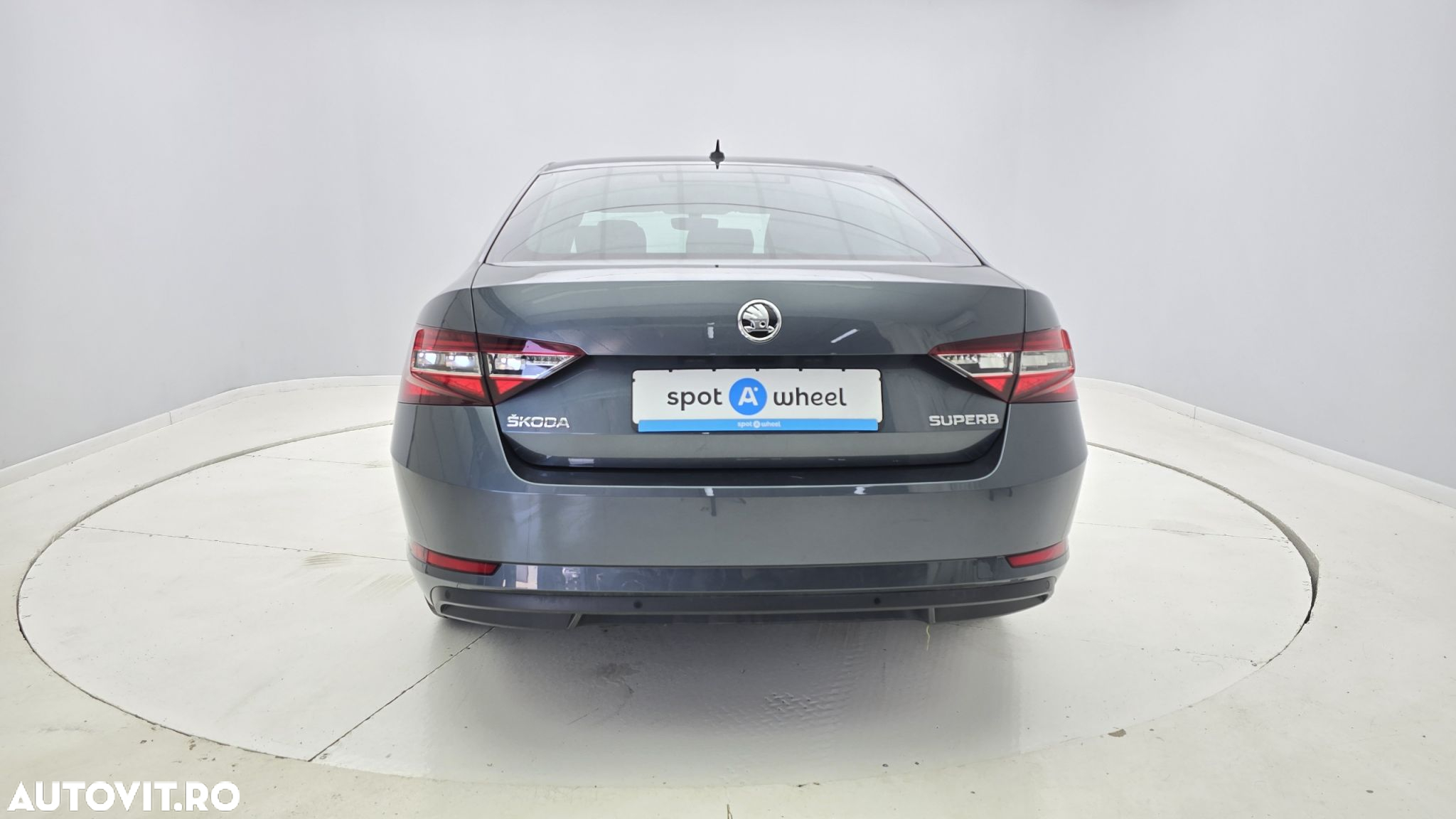 Skoda Superb 2.0 TDI DSG Ambition - 7