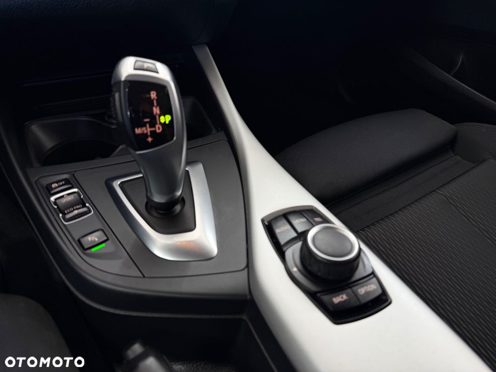 BMW Seria 1 116i - 6