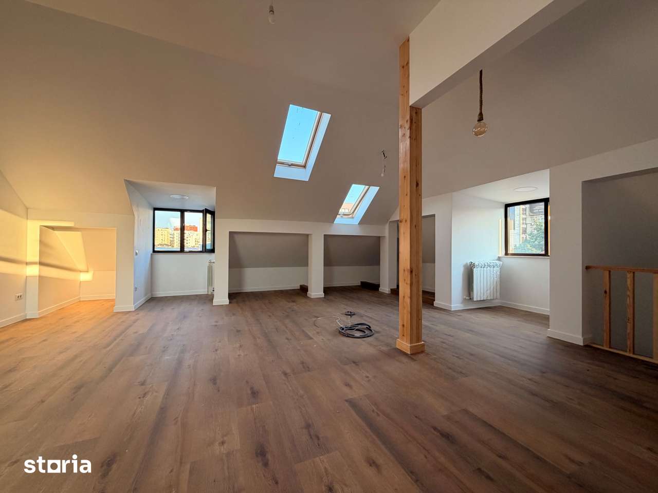 DUPLEX | ETAJ 1 + MANSARDA | LOC DE PARCARE | OPORTUNITATE — fotografia 1