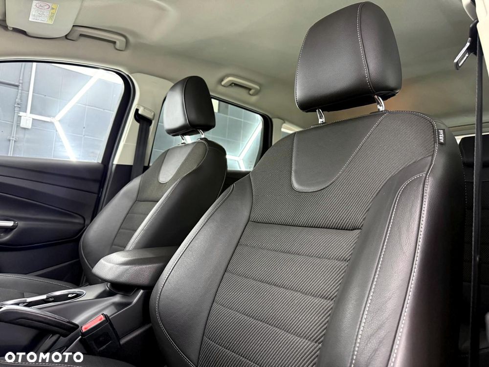 Ford Kuga 1.5 EcoBoost 2x4 Titanium - 20
