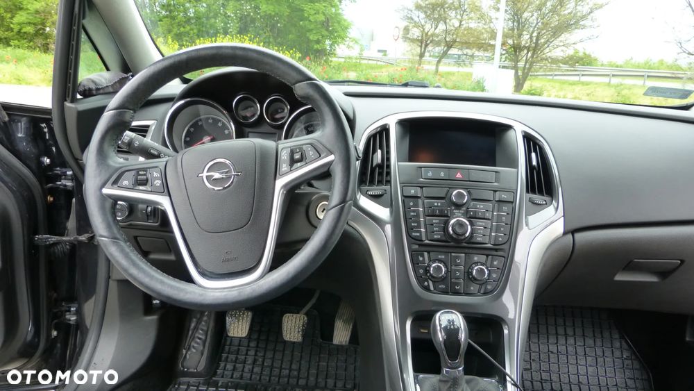 Opel Astra 1.4 Turbo Exklusiv - 10