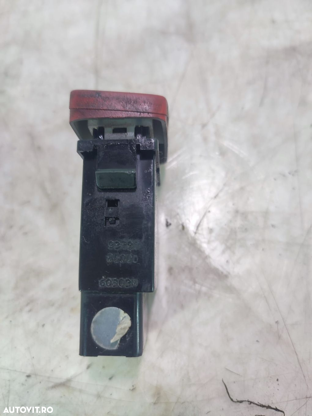 Buton avarie 93790-2e000 Hyundai Tucson 1 [2004 - 2010] - 3