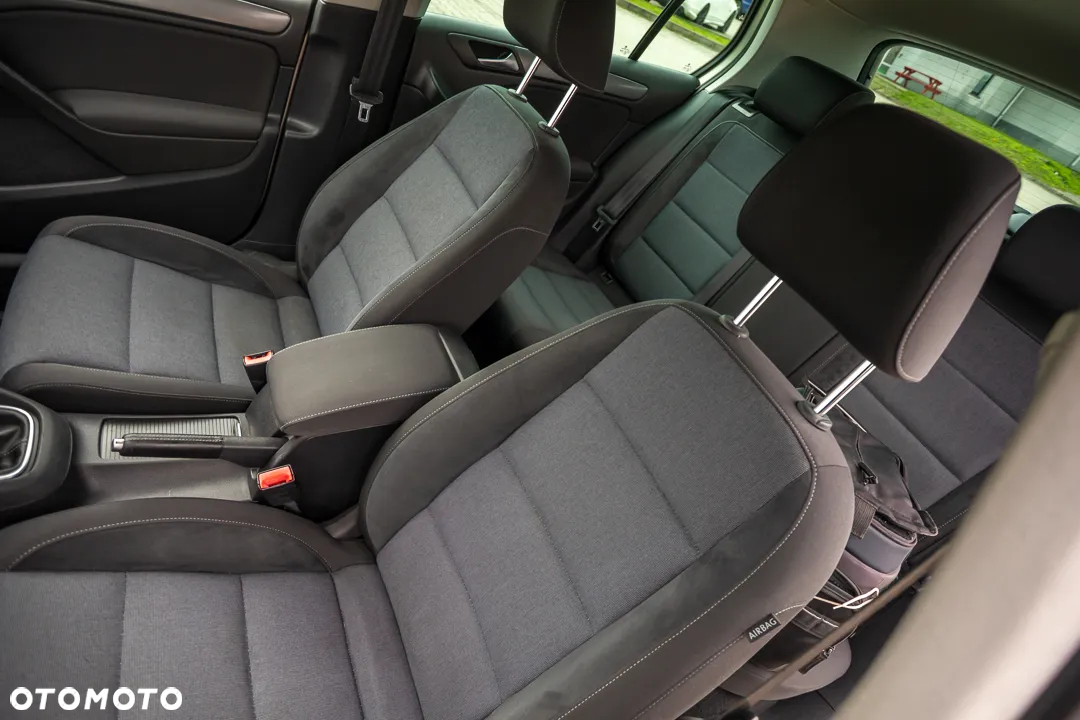Volkswagen Golf 1.6 TDI DPF Style - 18