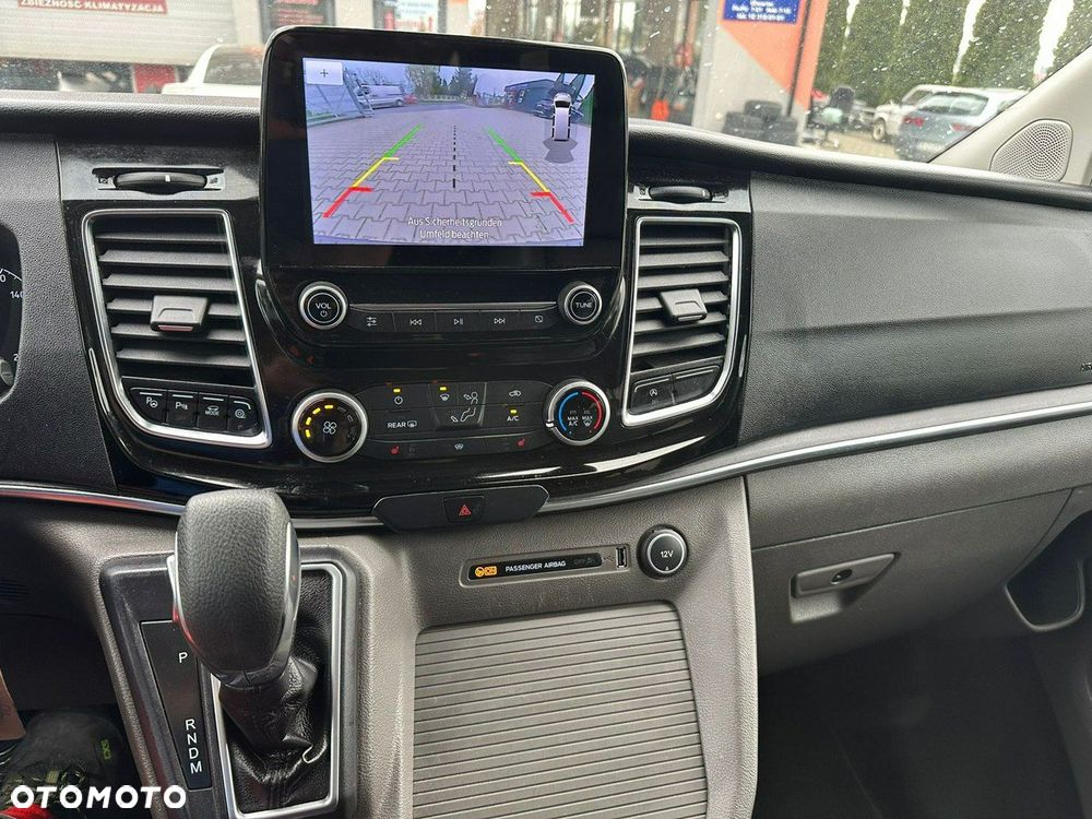 Ford Tourneo Custom - 14
