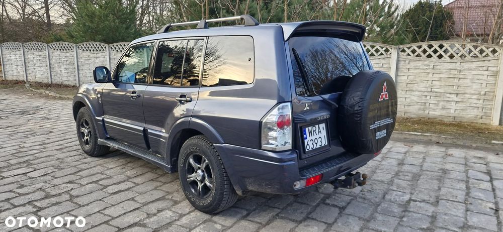Mitsubishi Pajero - 9