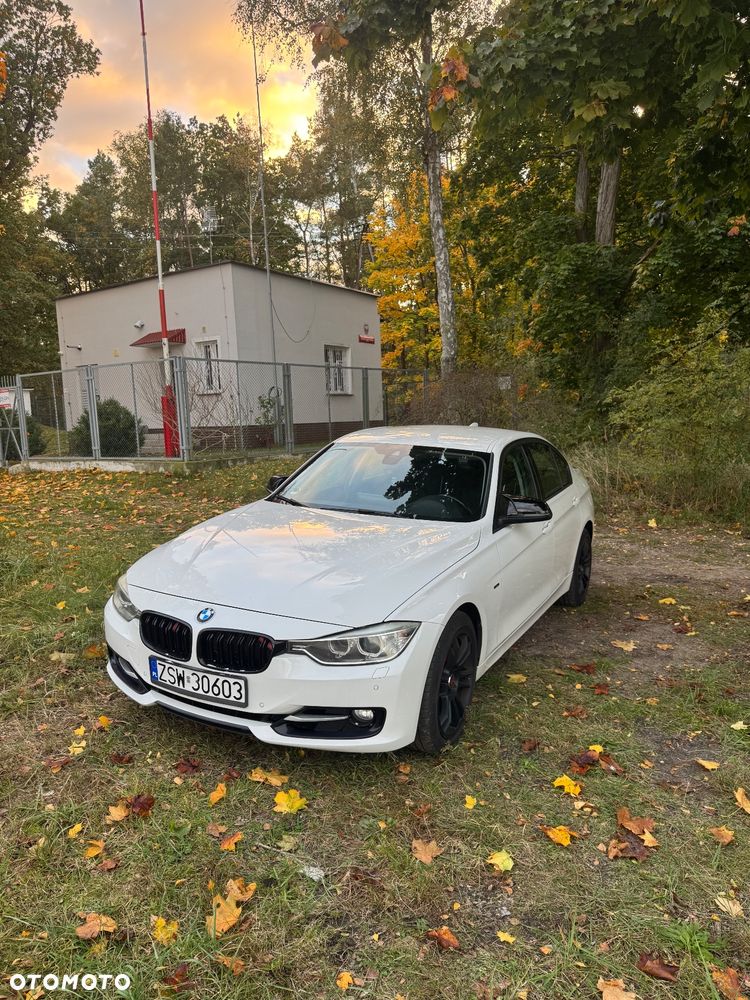 BMW Seria 3 330d Sport Line - 2