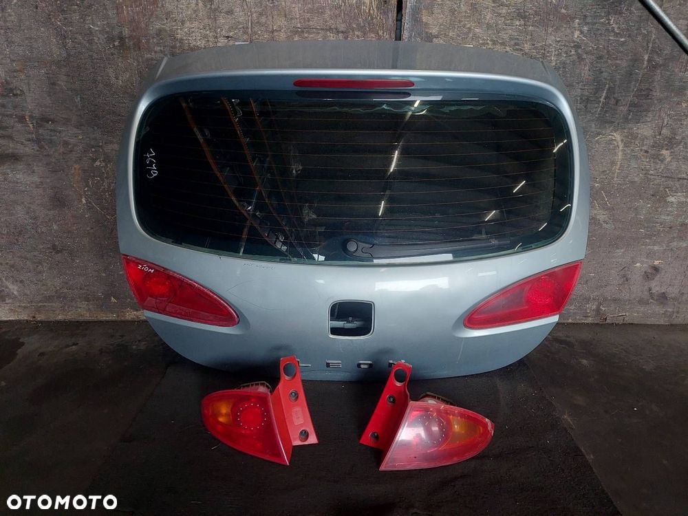 KLAPA BAGAŻNIKA + LAMPY SEAT LEON II LS7Y - 1