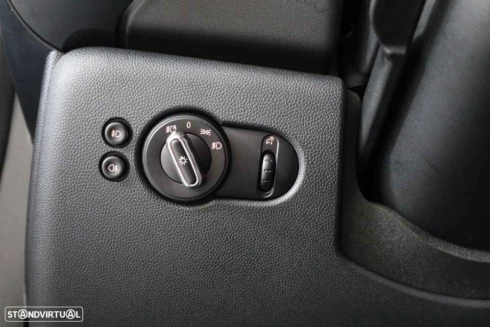 MINI 3 Portas Cooper D - 11
