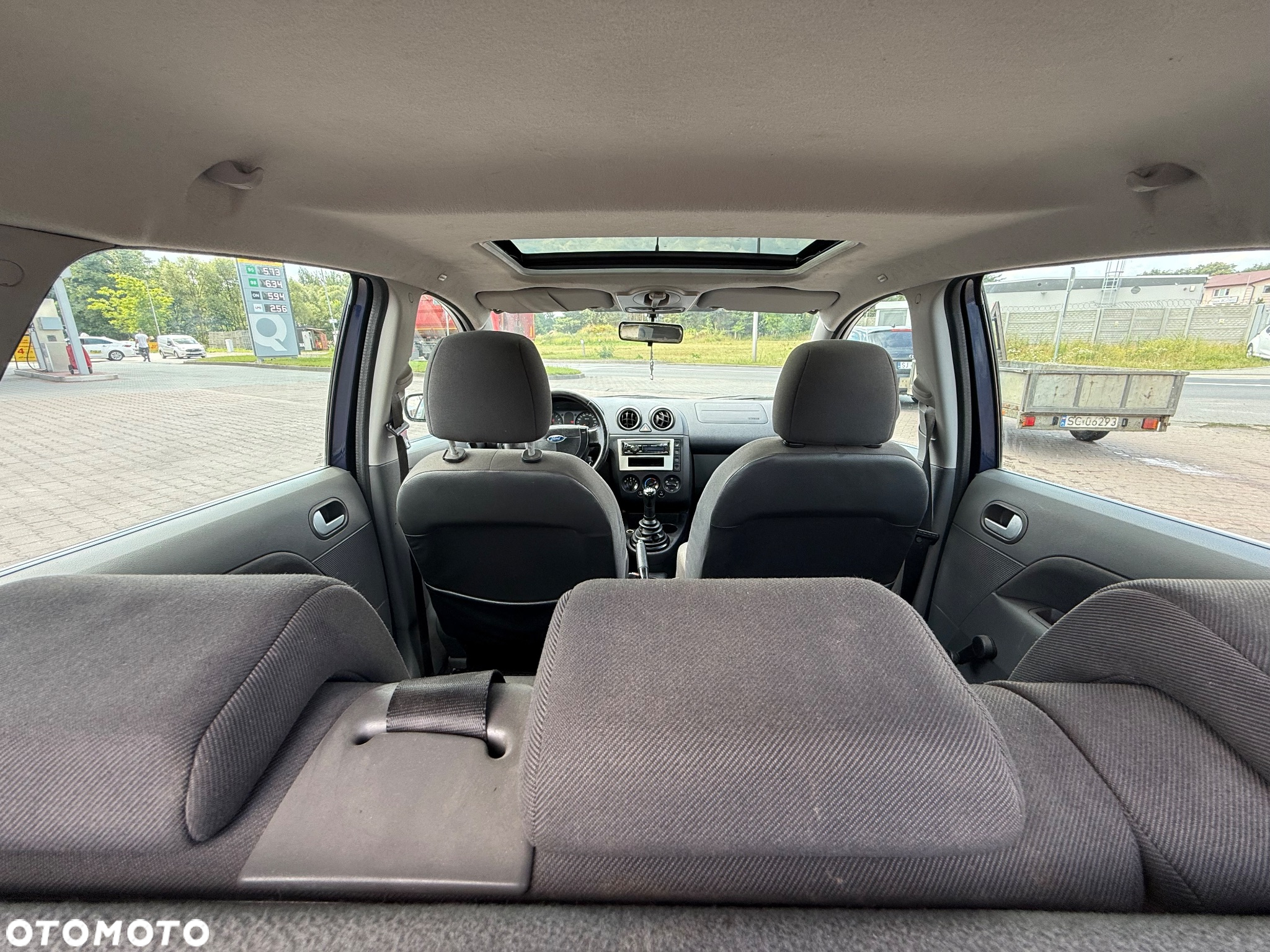 Ford Fiesta 1.6 Ambiente - 20