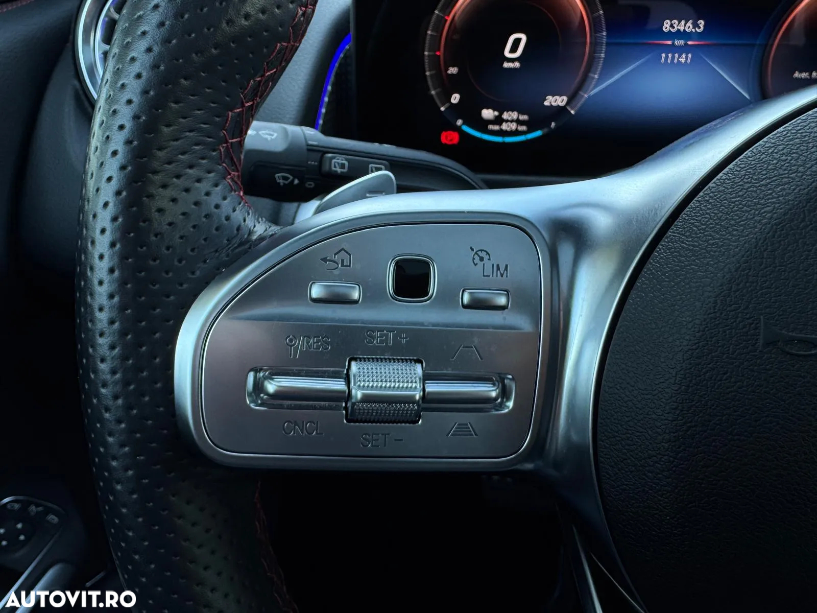 Mercedes-Benz EQB 300 4MATIC - 17