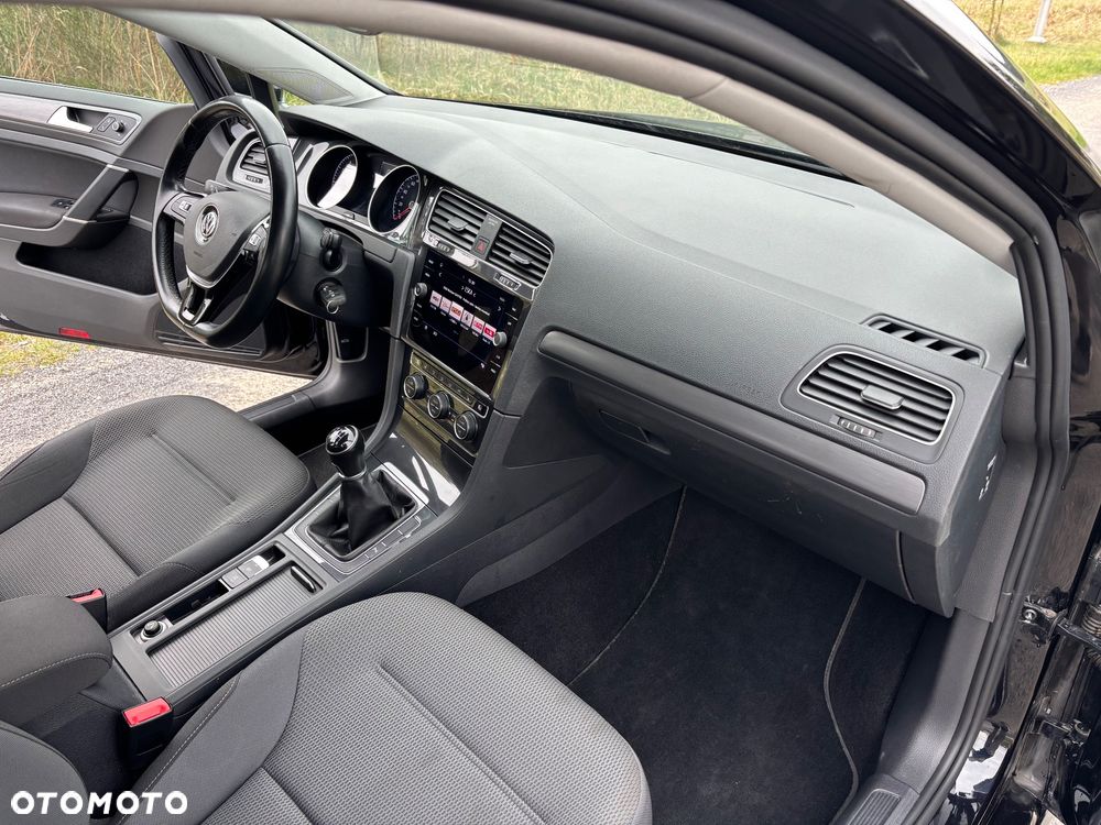 Volkswagen Golf 1.0 TSI OPF Comfortline - 24