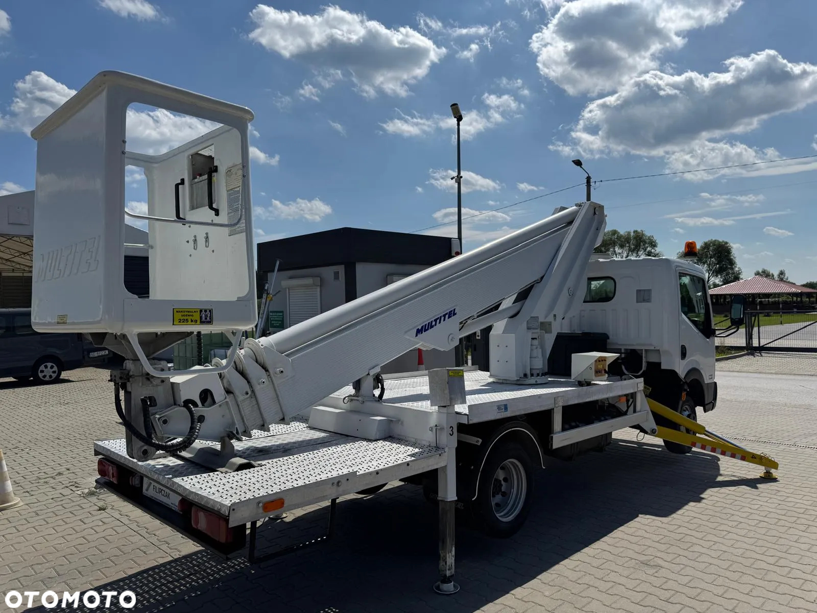 Nissan Cabstar 35,11 Zwyżka 20 ALU - 12