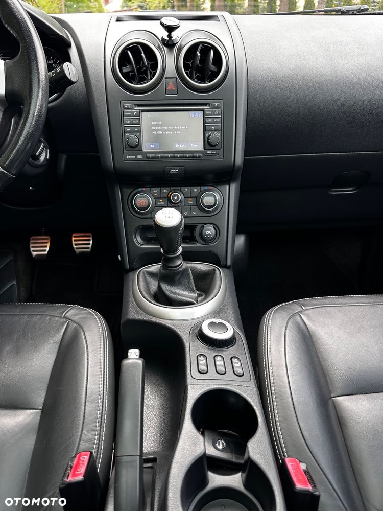 Nissan Qashqai 1.6 dCi 4 x 4 DPF Start/Stop tekna - 32