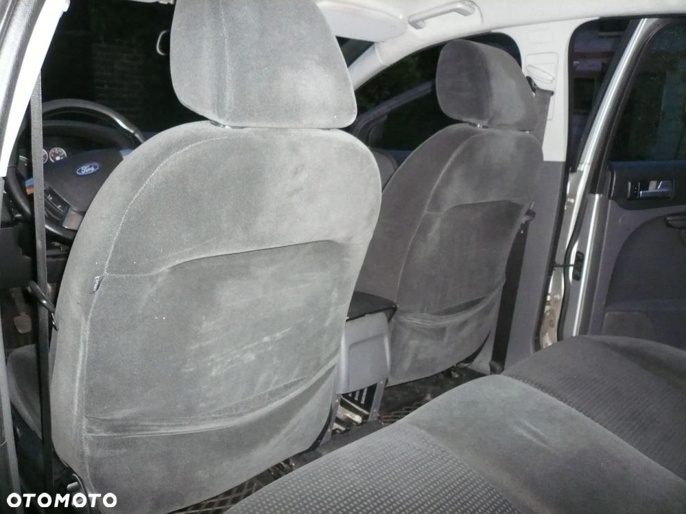 Ford Focus 1.6 TDCi DPF Ghia - 13