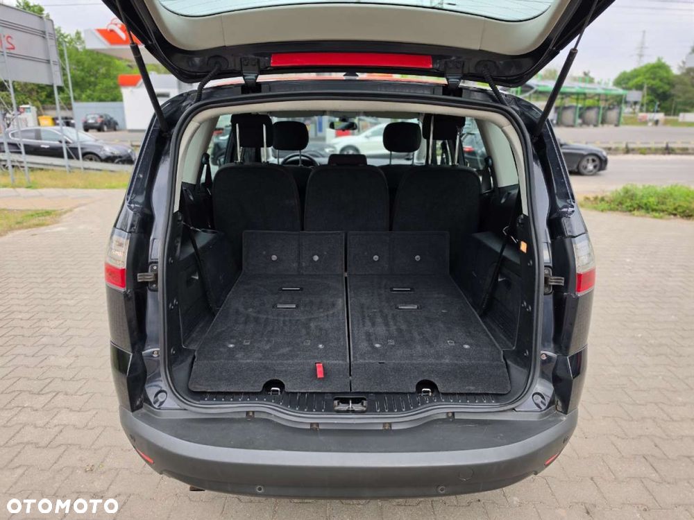 Ford S-Max - 14