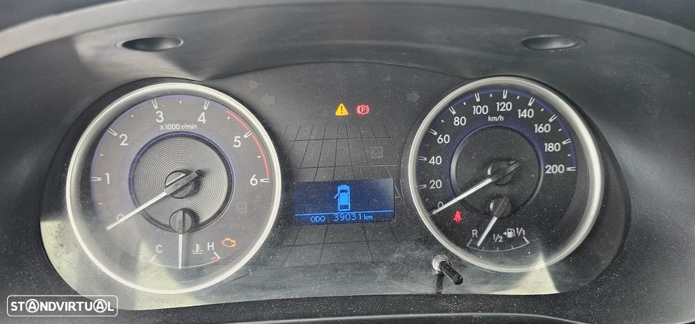 Toyota Hilux 2.4 D-4D 4WD CD CM - 10