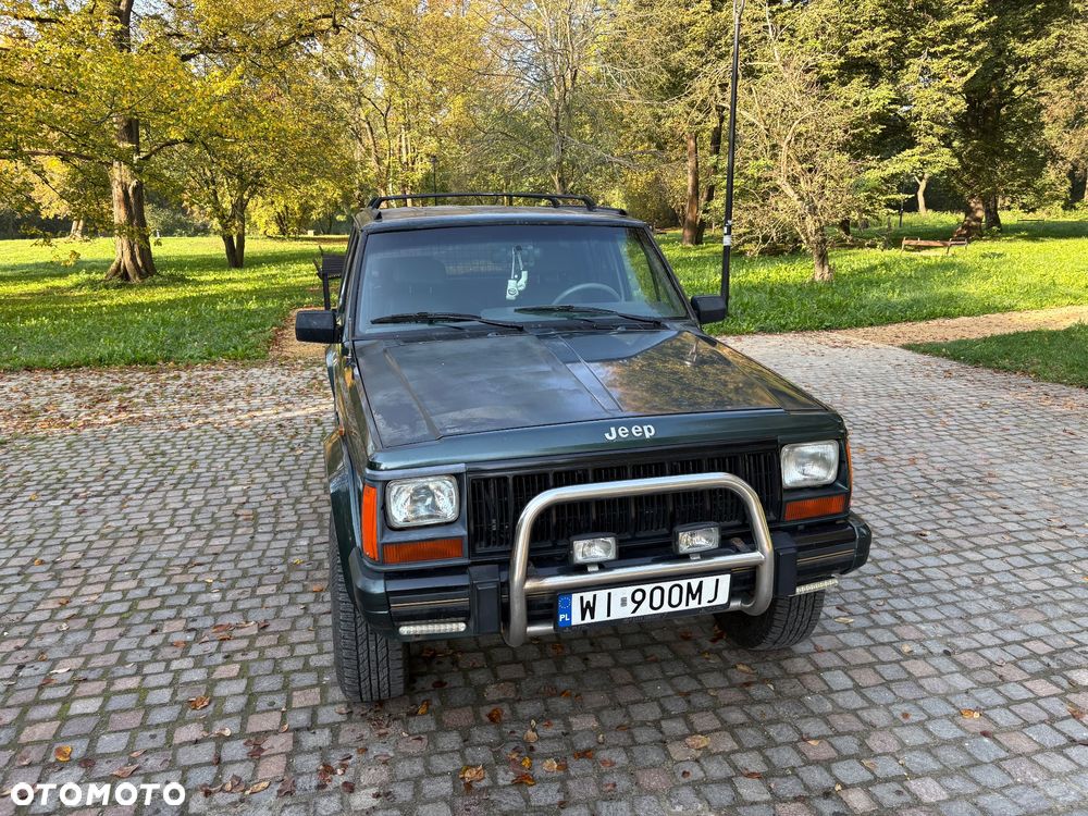 Jeep Cherokee - 10