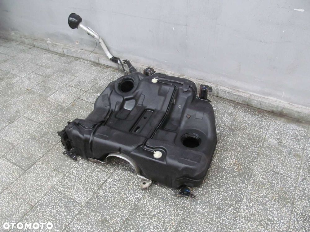 VOLVO V70 XC70 2.4 D5 LIFT ZBIORNIK BAK PALIWA 04-07 - 3