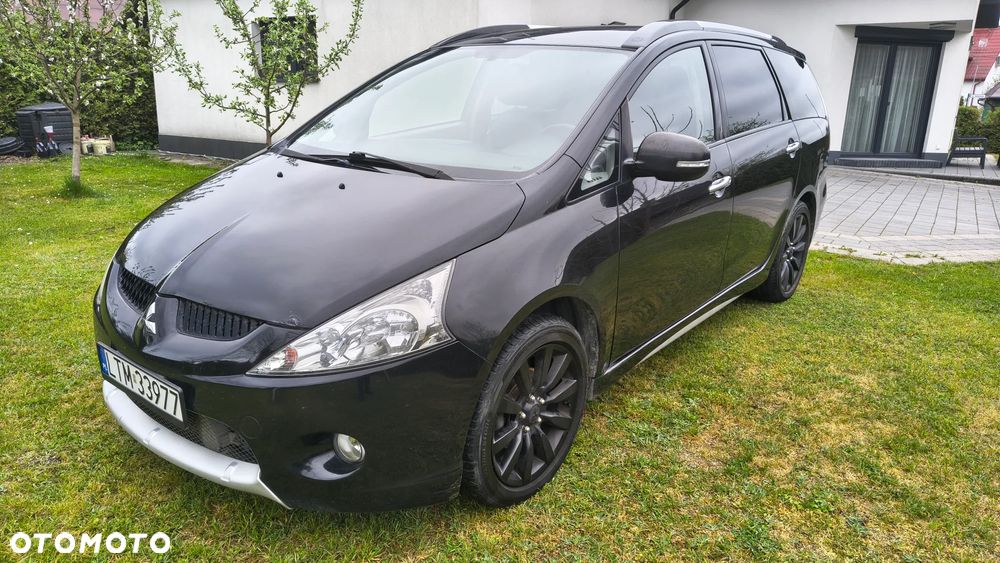 Mitsubishi Grandis - 2