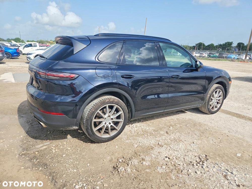 Porsche Cayenne Standard - 4