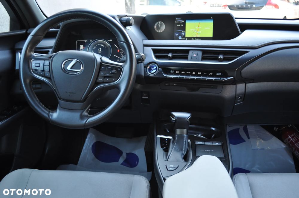 Lexus UX 250h Prestige 2WD - 22