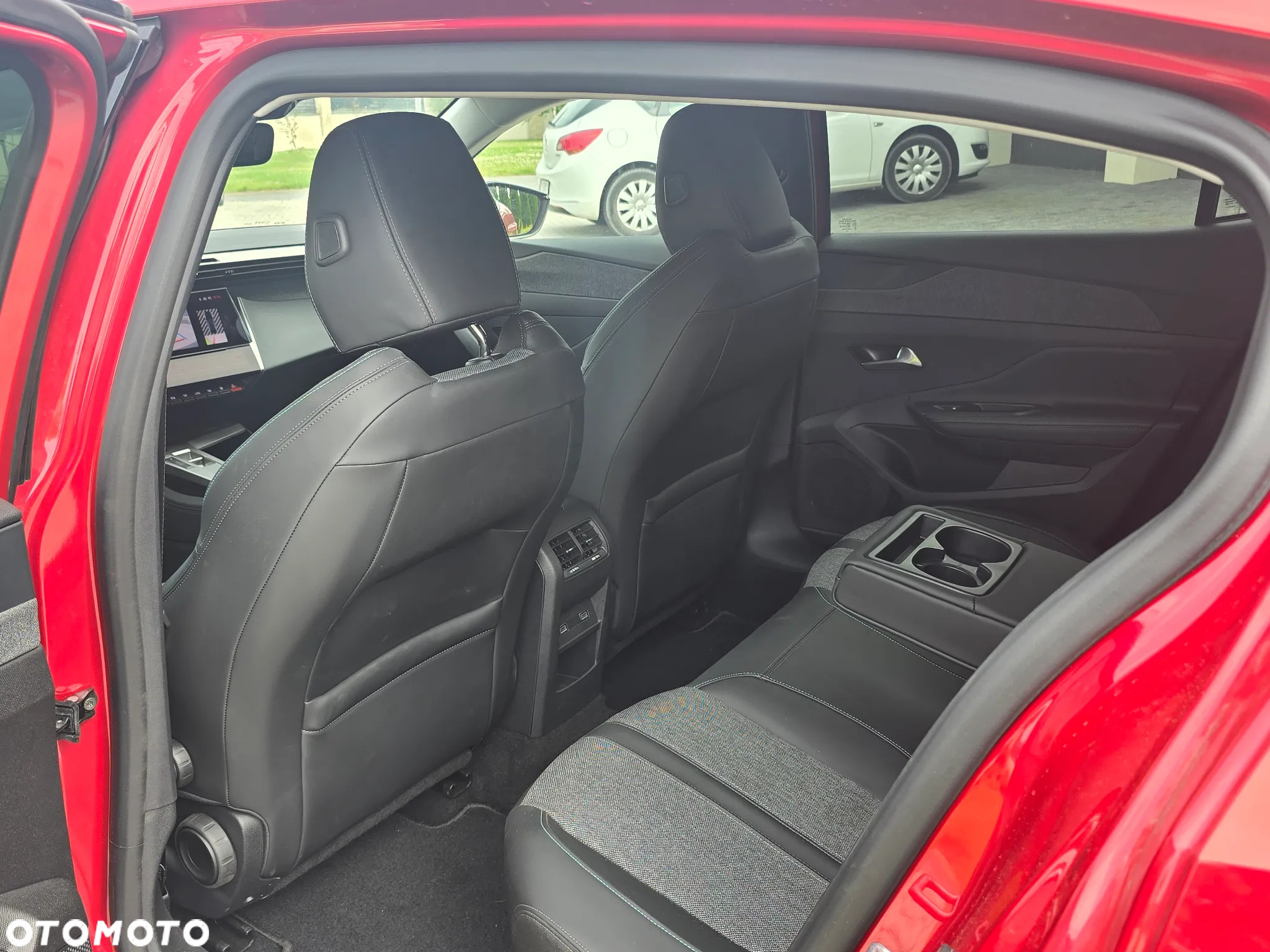 Peugeot 408 1.2 PureTech Allure S&S EAT8 - 18