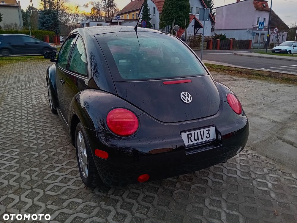 Volkswagen New Beetle - 2
