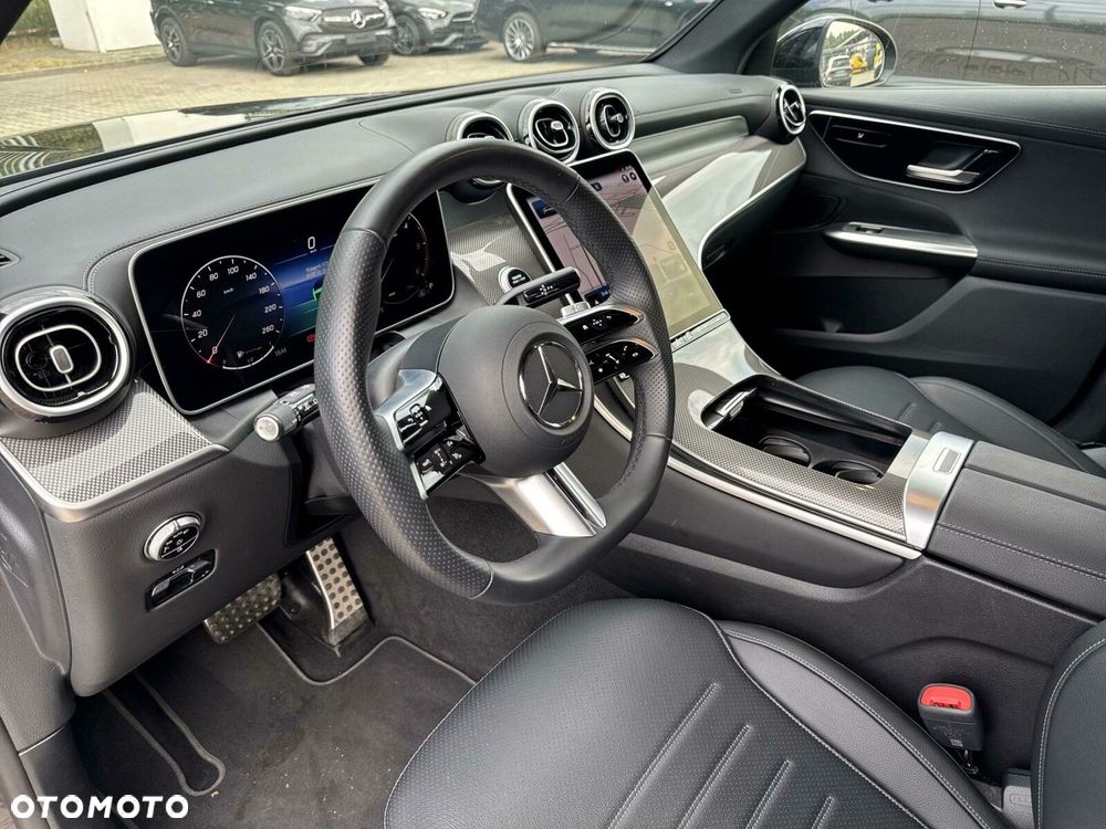 Mercedes-Benz GLC - 12